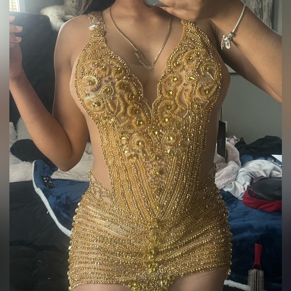 Gold algist dress in a size 0-2 - Picture 4 of 5